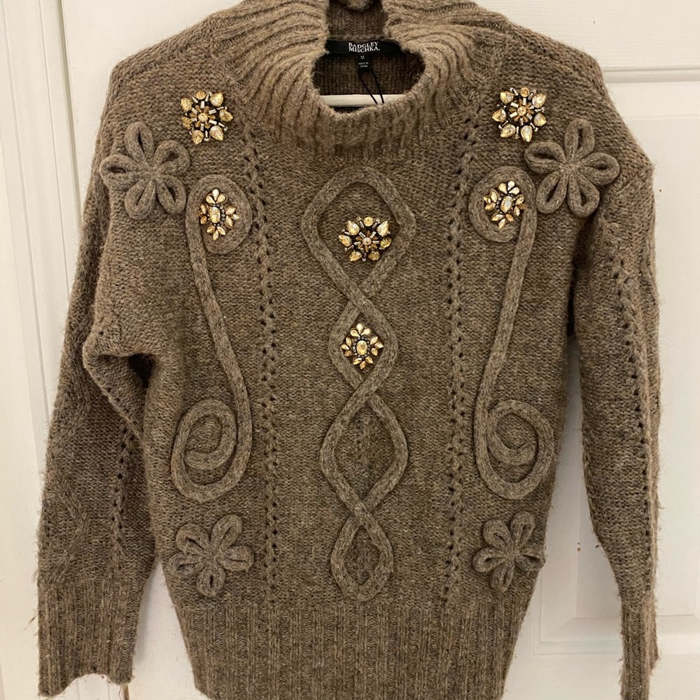 NEW Badgley Mischka Embellished Sweater. Heather Oatmeal, Size Medium.
